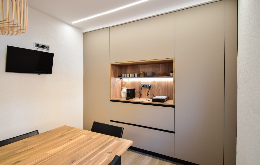 Cocina con office y desayunador Desayunador en cocina con office y desayunador