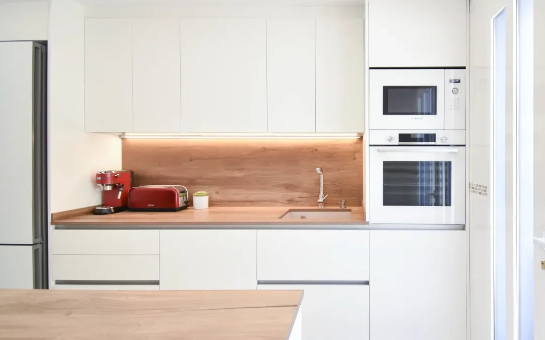 Reforma de cocina con inducción invisible
