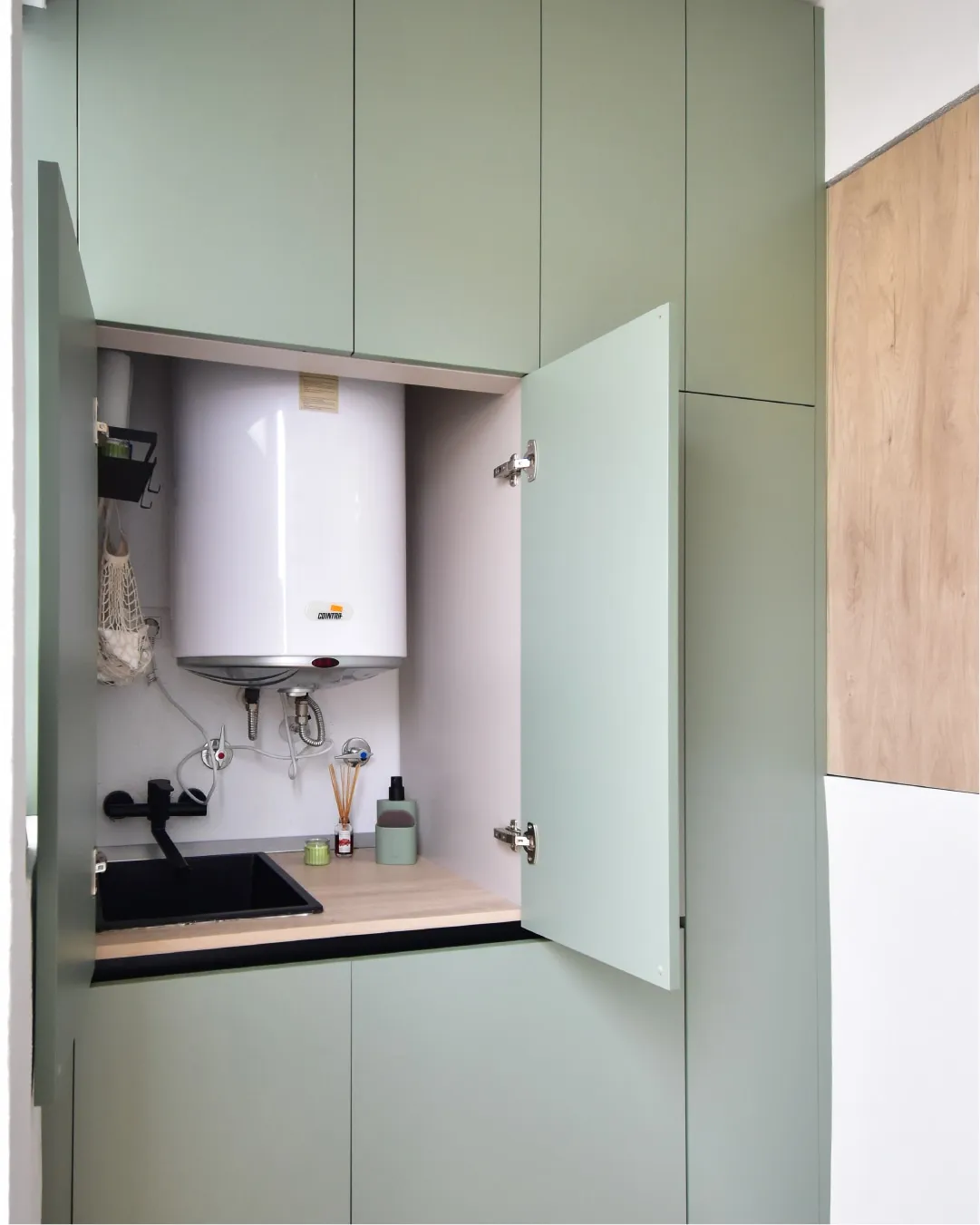 Cocina abierta con placa invisible