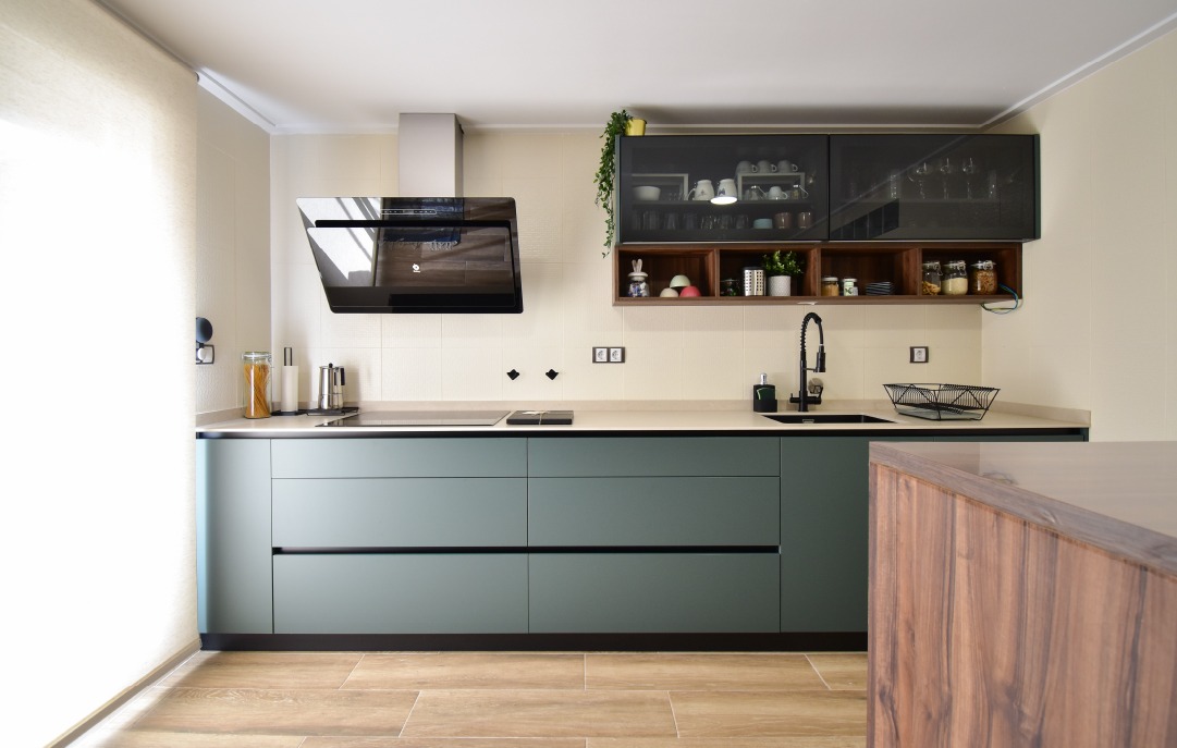 Original cocina verde y roble