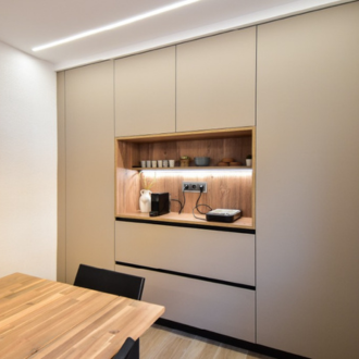 Cocina con office y desayunador