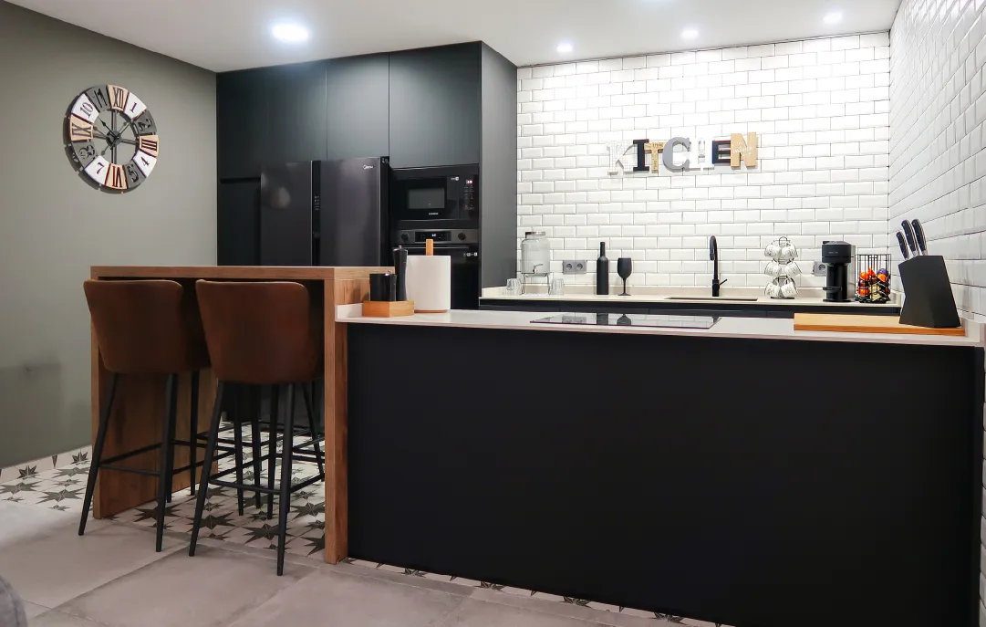 ¿Es mala idea elegir una cocina negra?