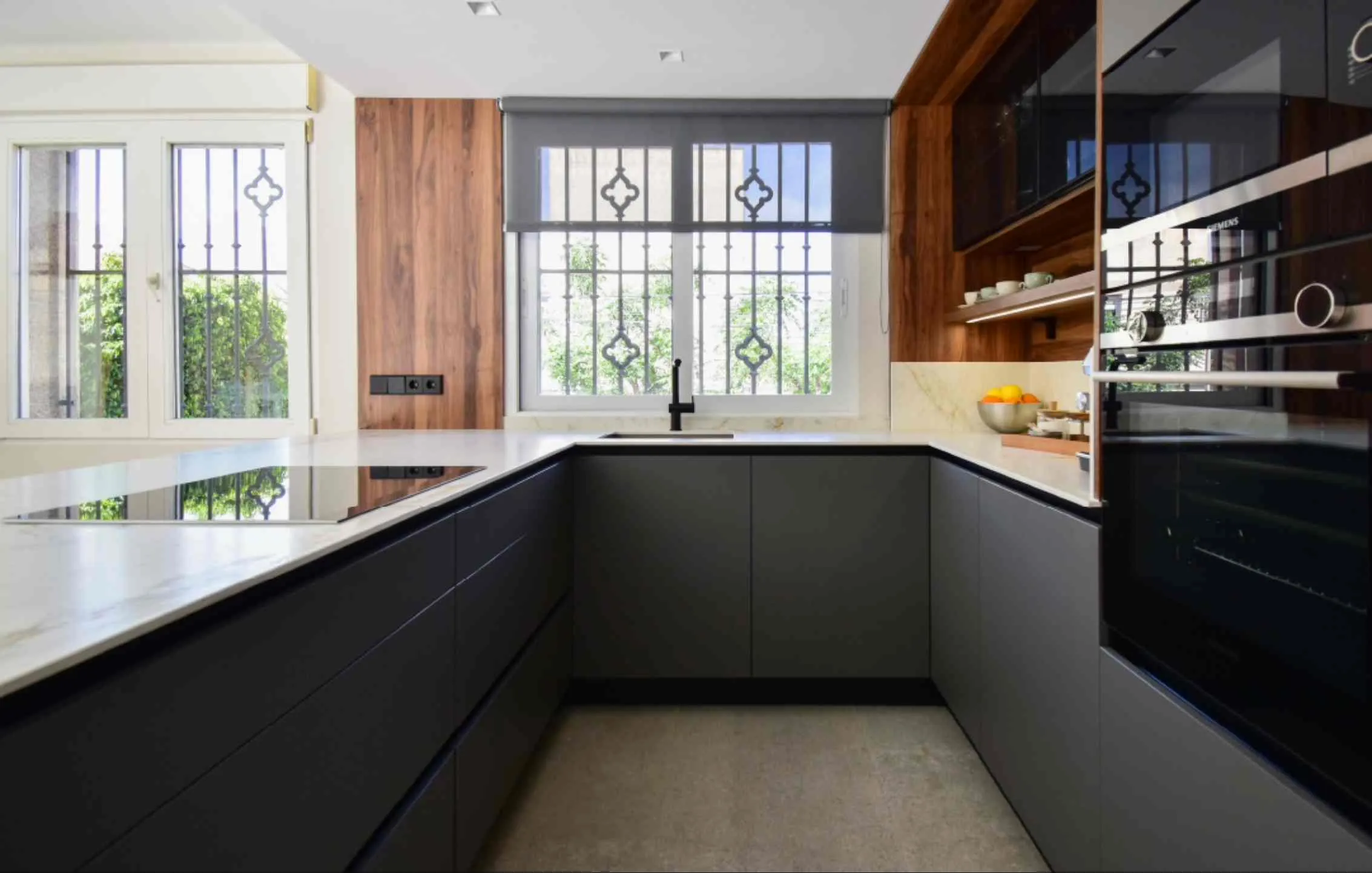 COCINA EN U ANTRACITA Y ROBLE